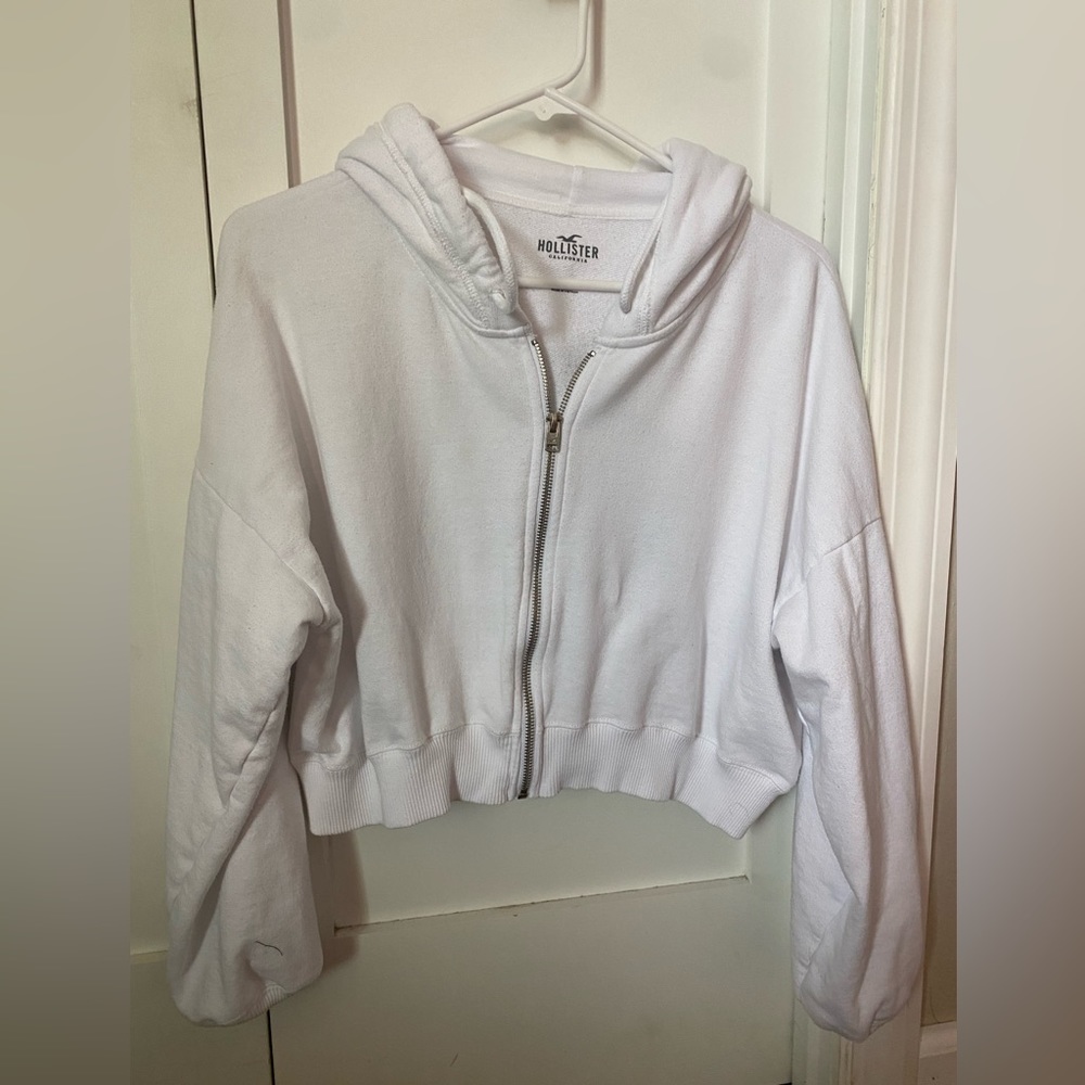 Hollister Cropped white hoodie